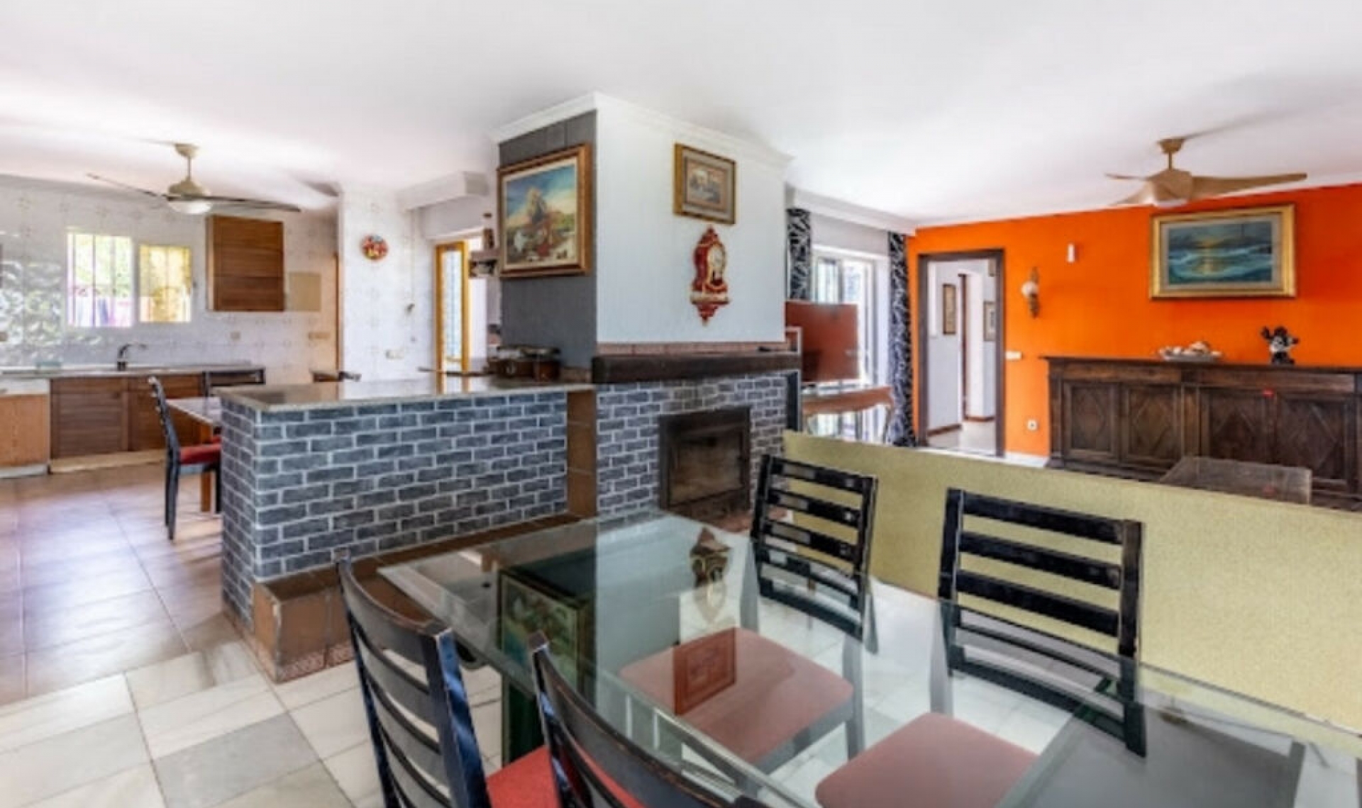Resale - House -
Marbella