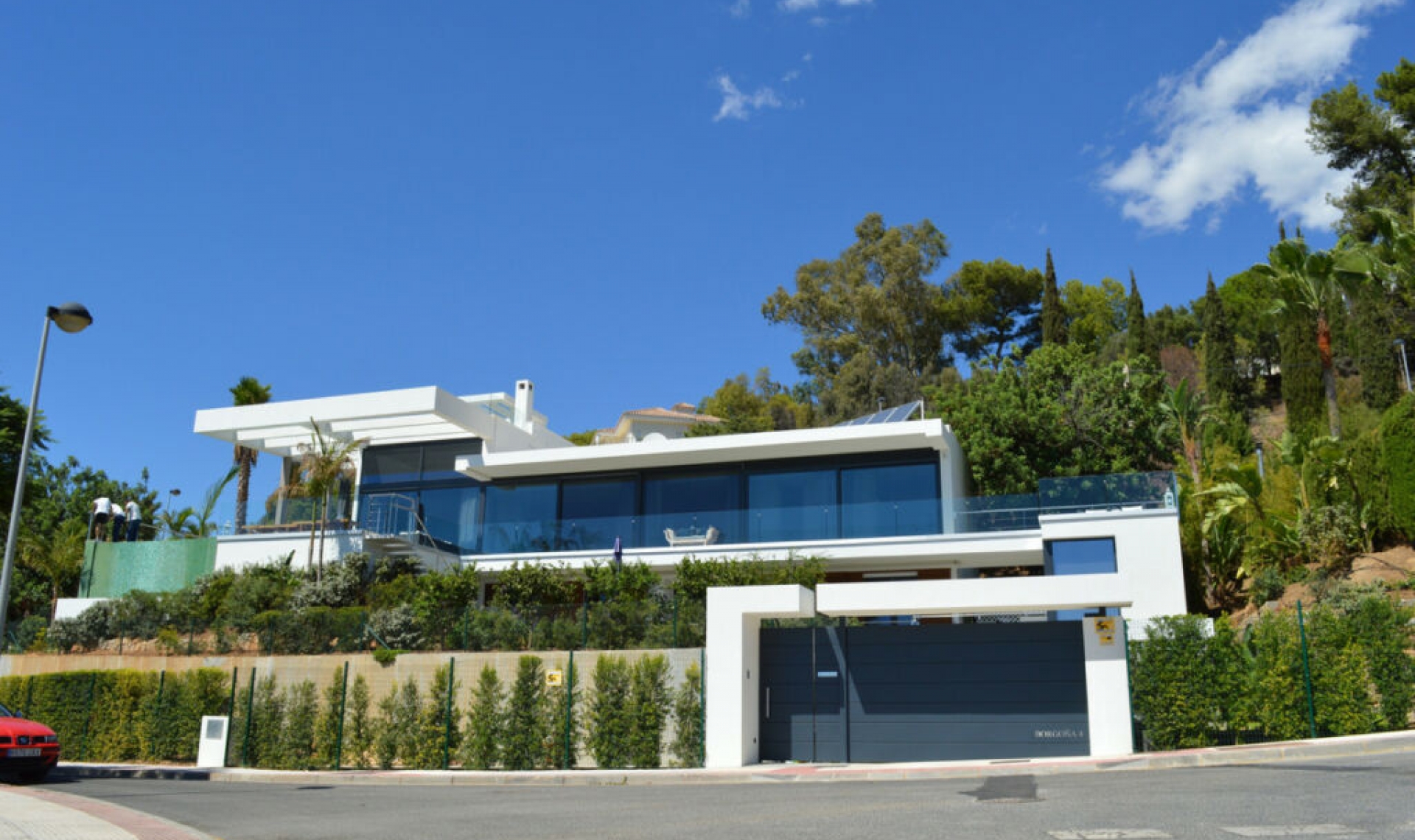 Resale - House -
Marbella