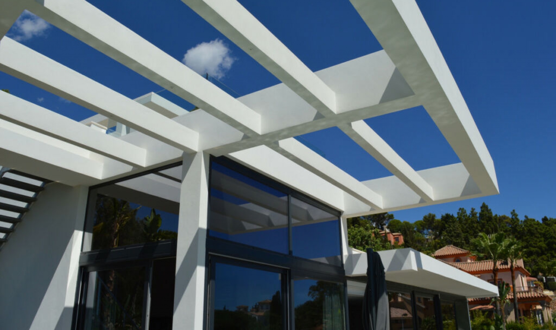 Resale - House -
Marbella