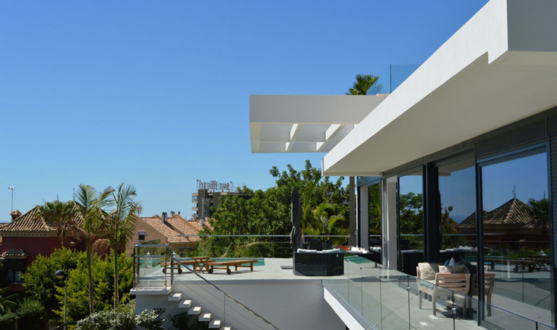 Resale - House -
Marbella