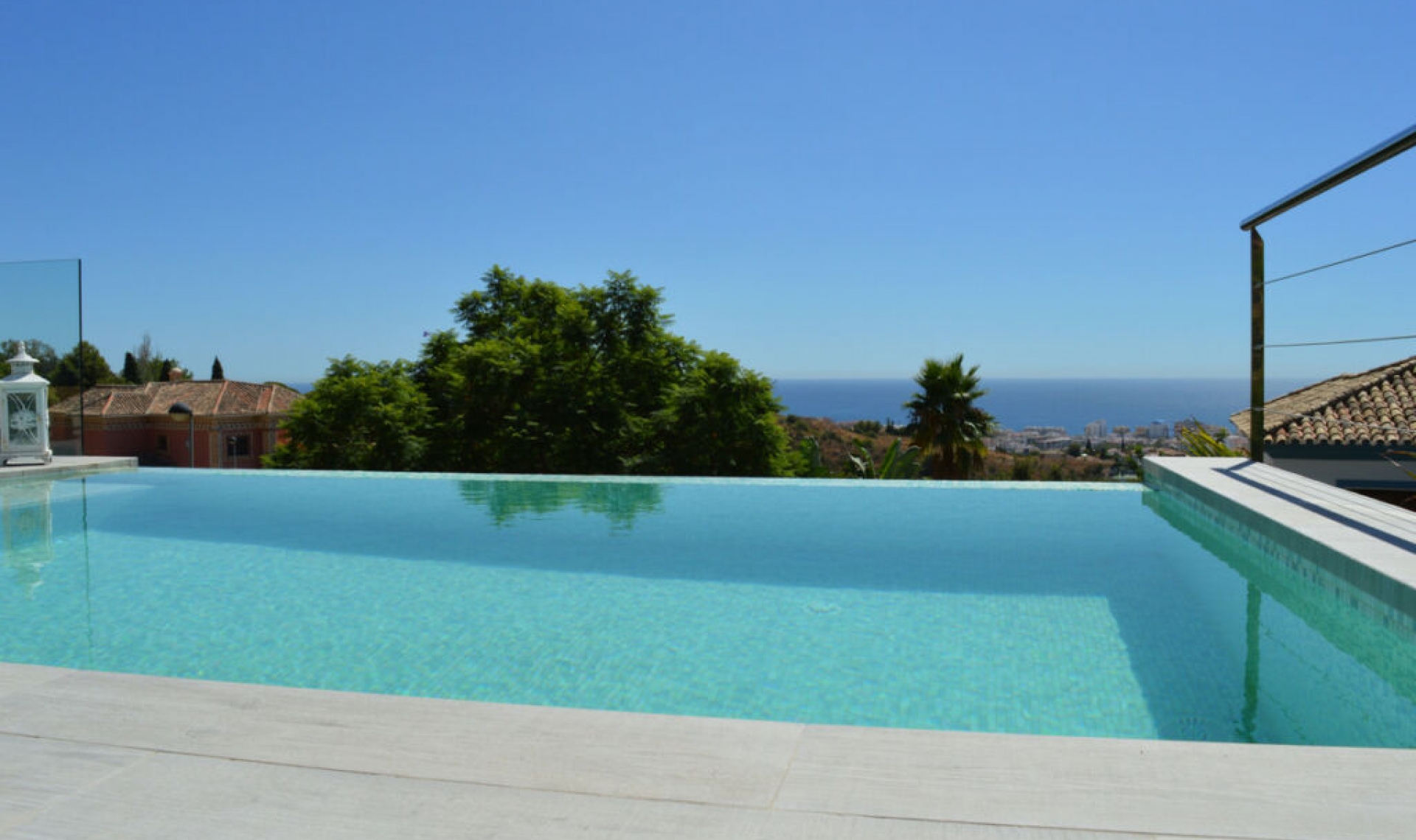 Resale - House -
Marbella