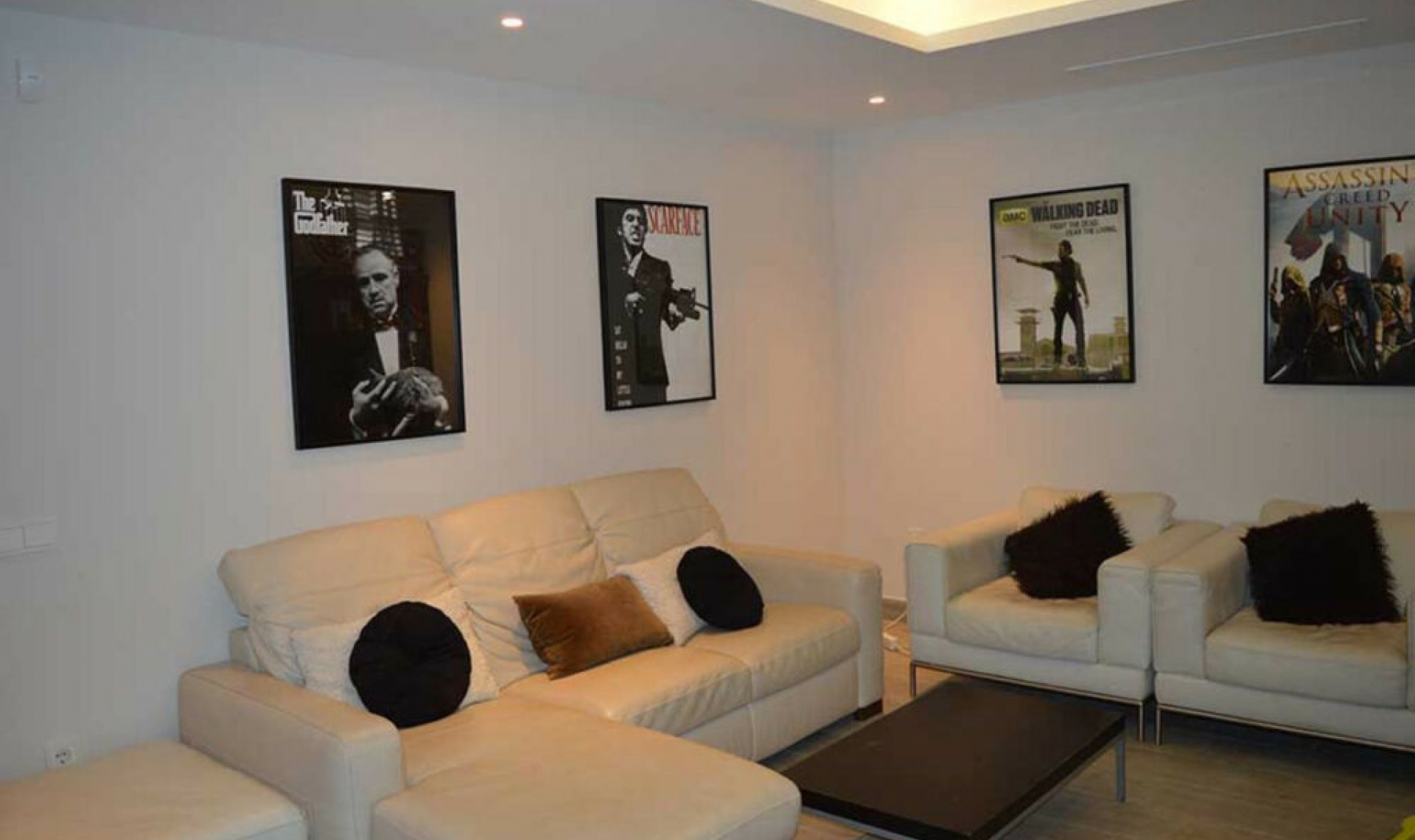 Resale - House -
Marbella