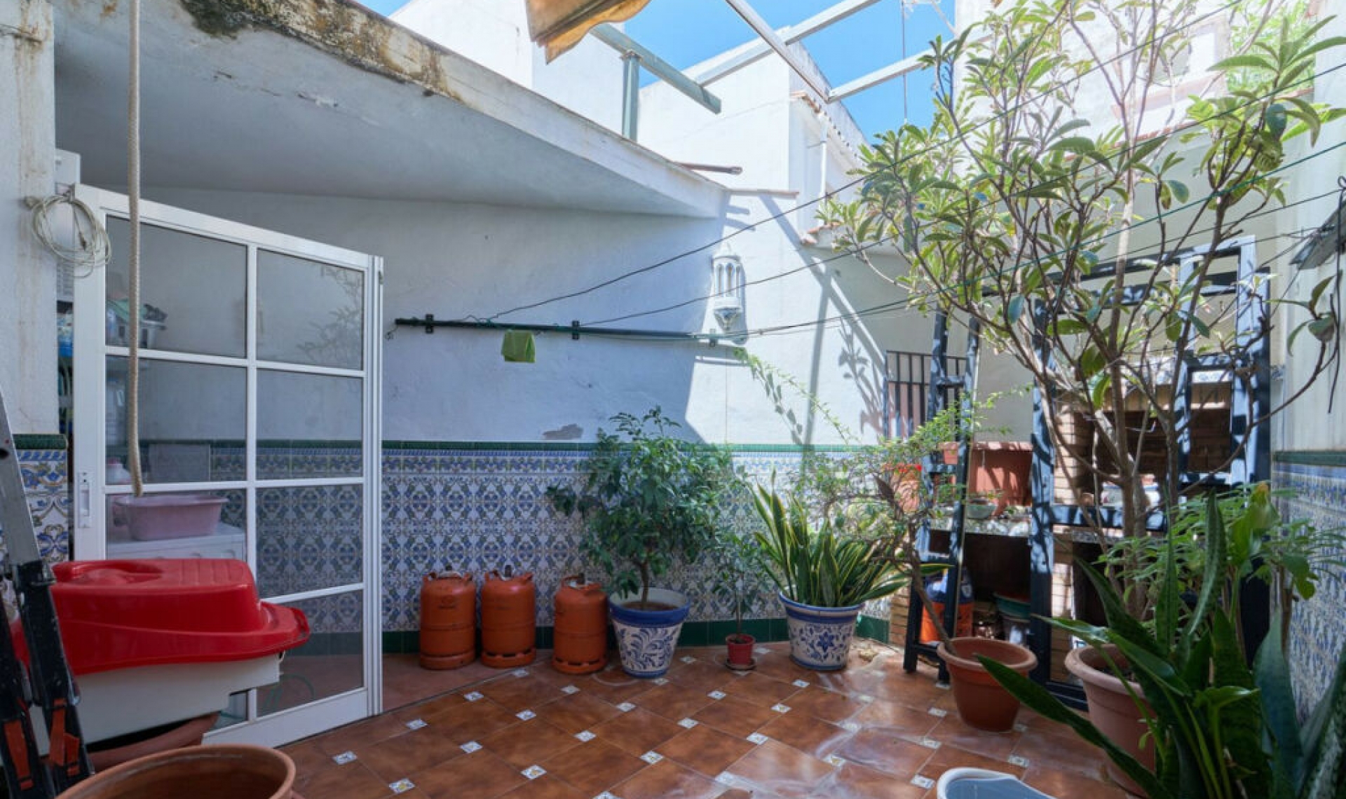 Resale - House -
Marbella