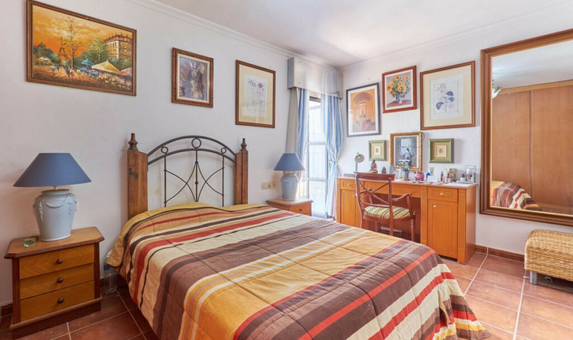 Resale - House -
Marbella