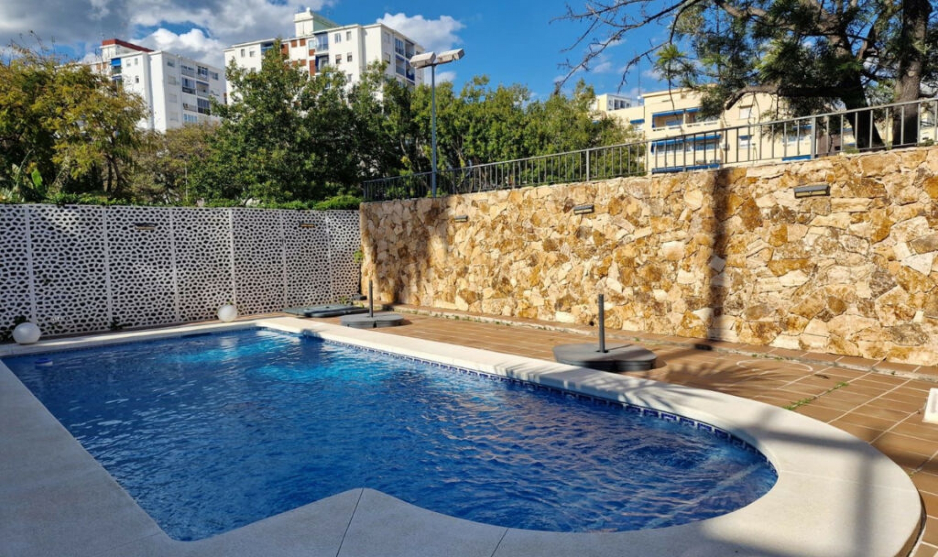 Resale - House -
Marbella