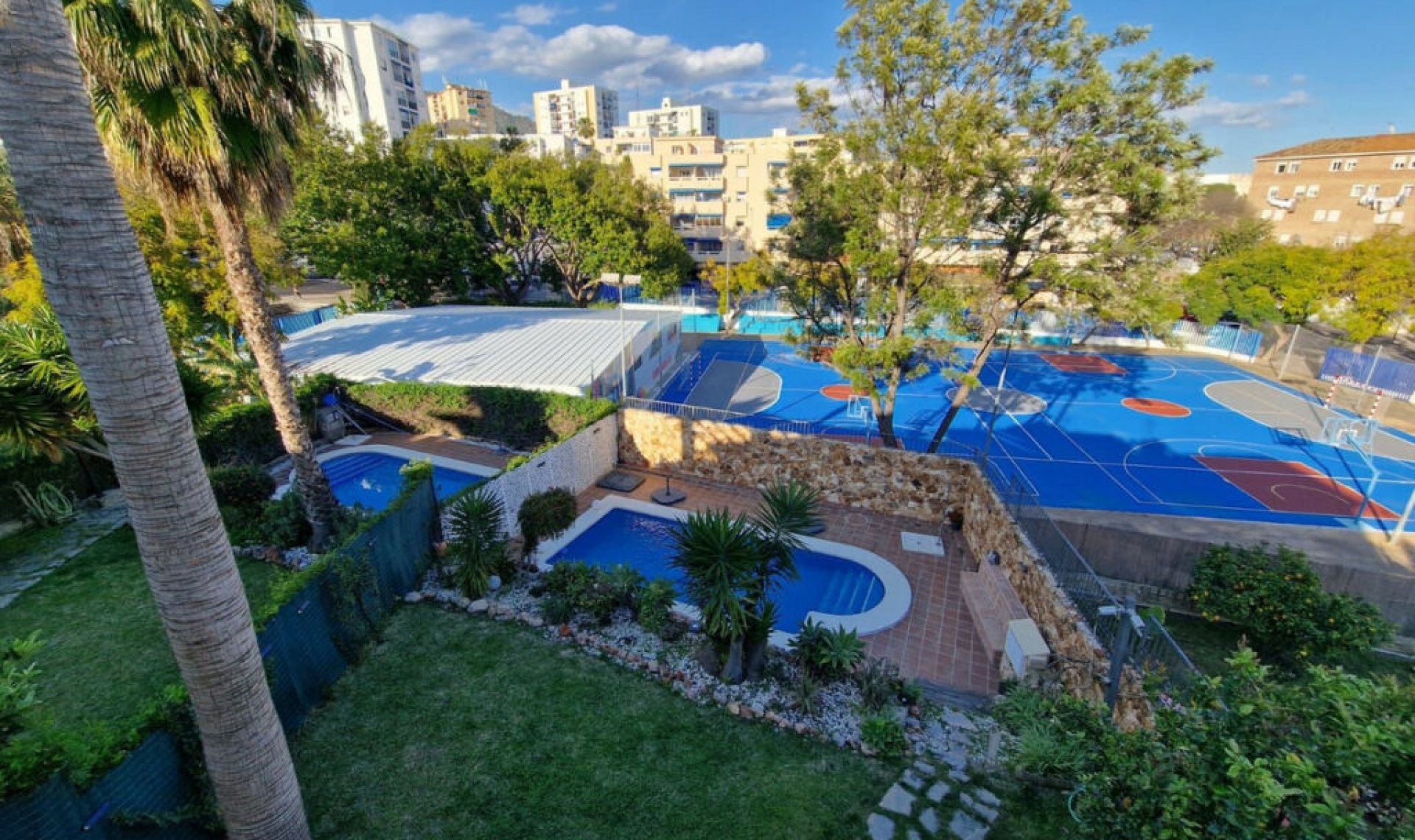 Resale - House -
Marbella