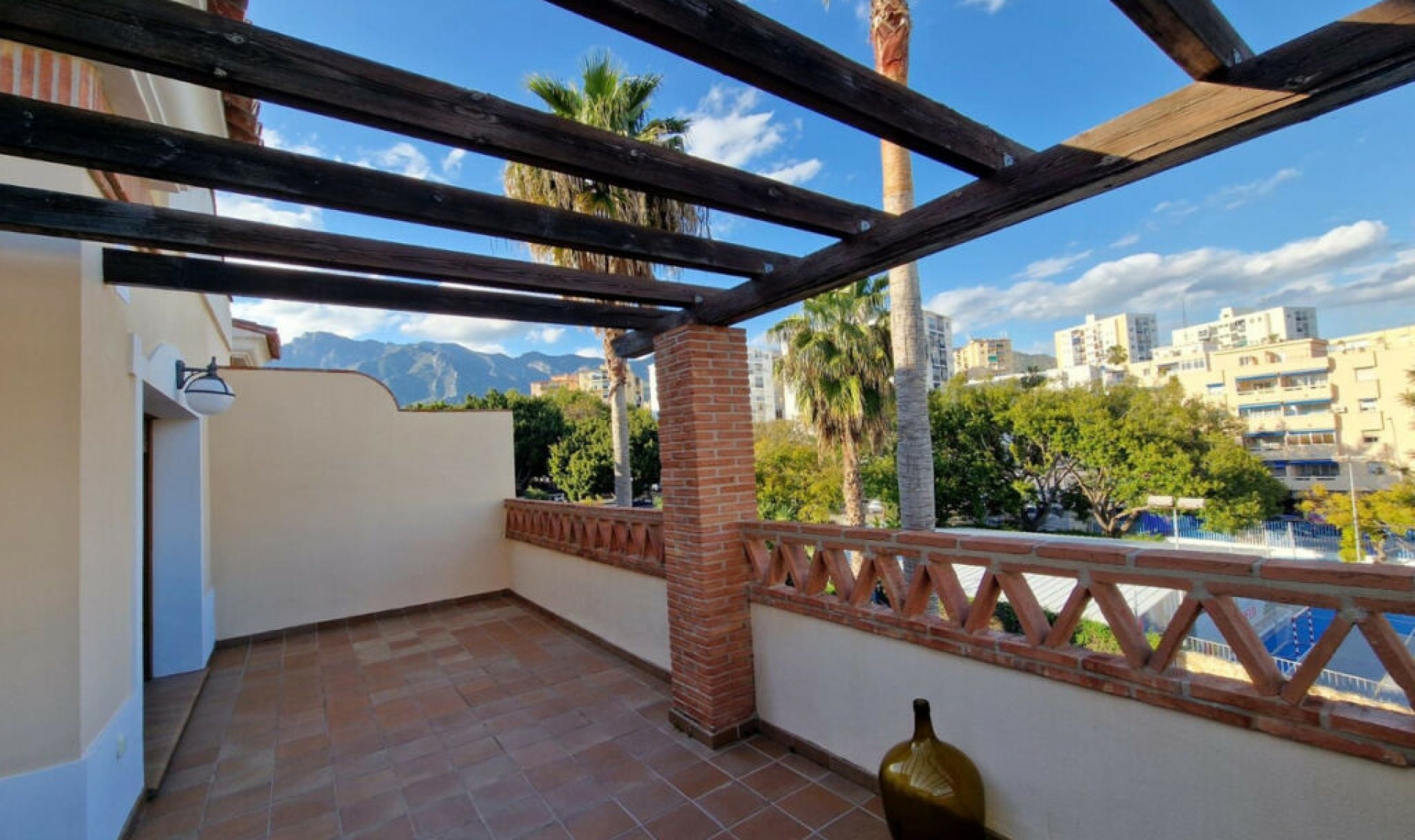 Resale - House -
Marbella