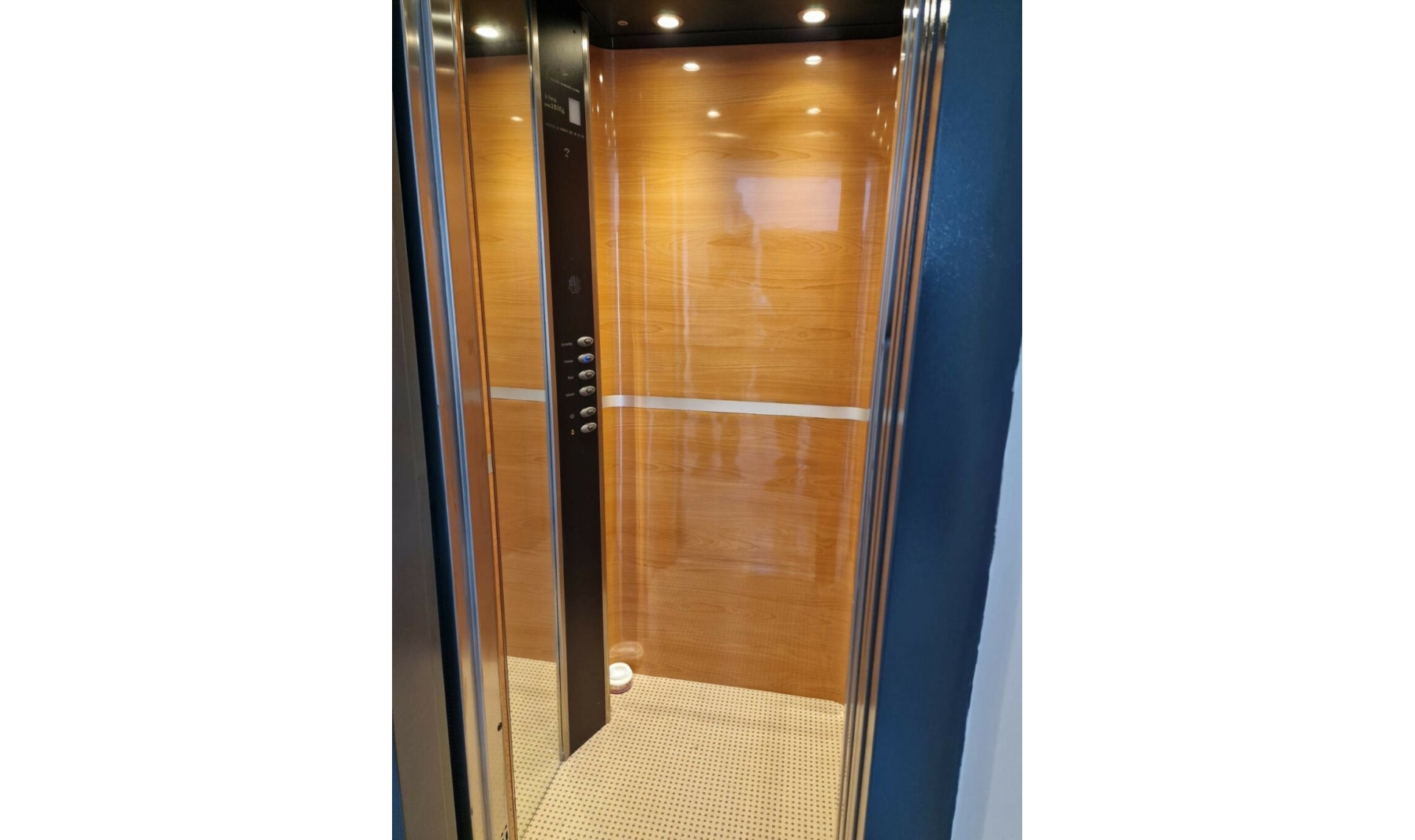 Resale - House -
Marbella