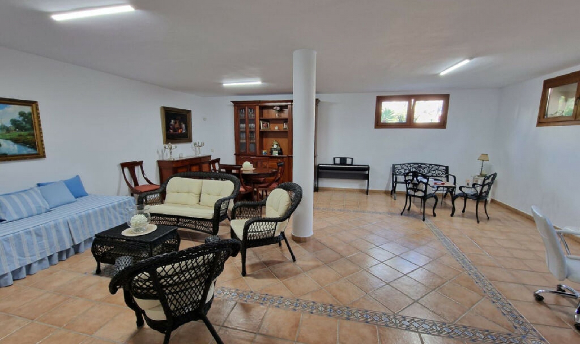 Resale - House -
Marbella