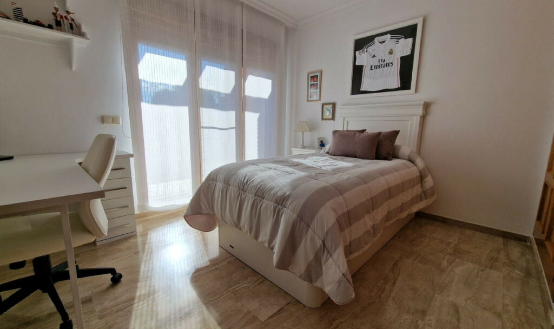 Resale - House -
Marbella