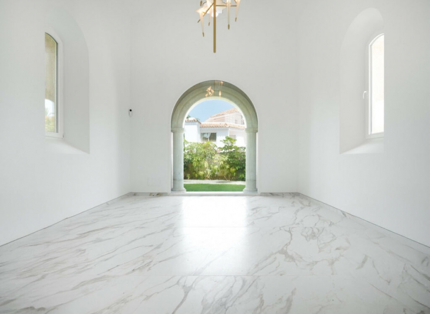 Resale - House -
Marbella