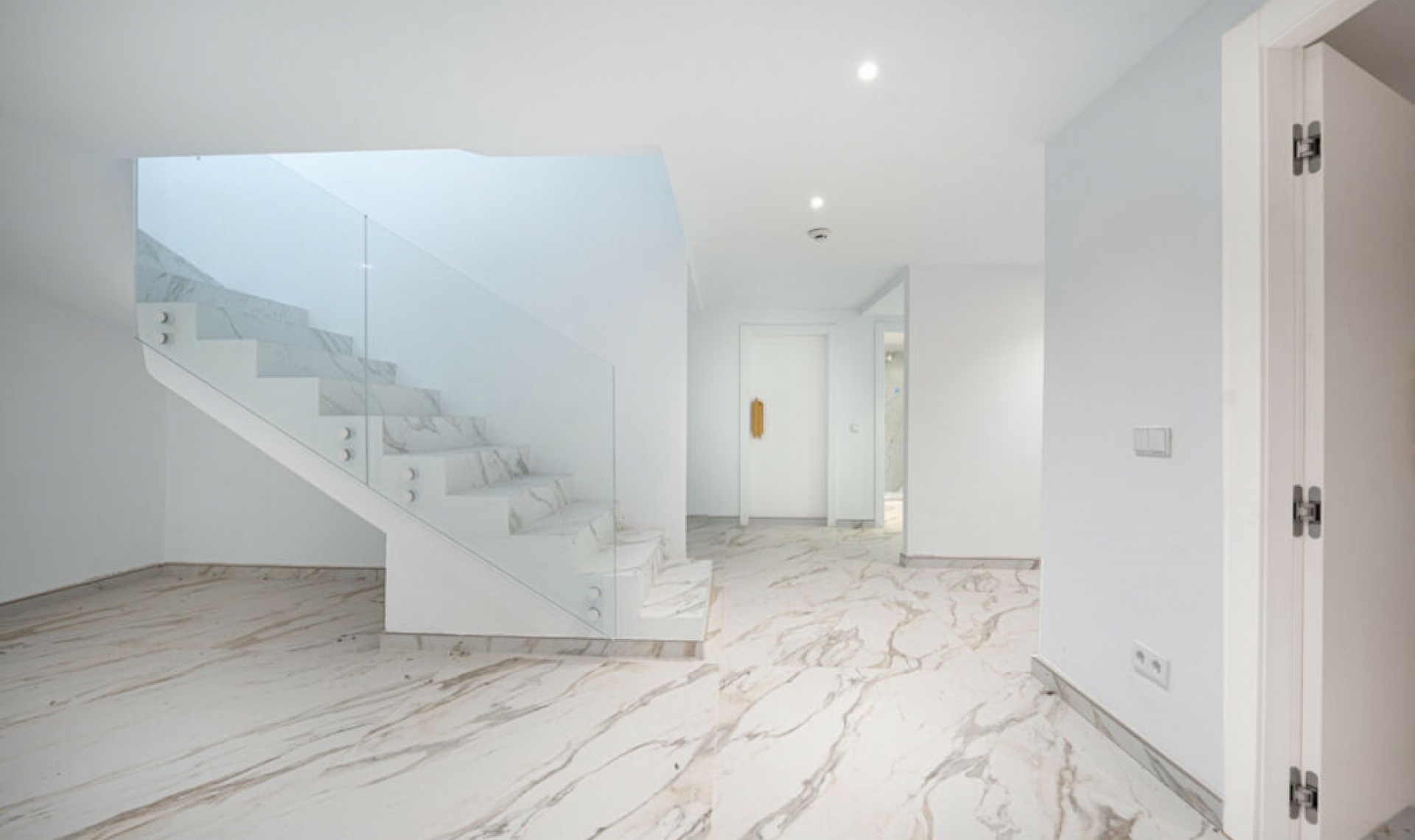 Resale - House -
Marbella