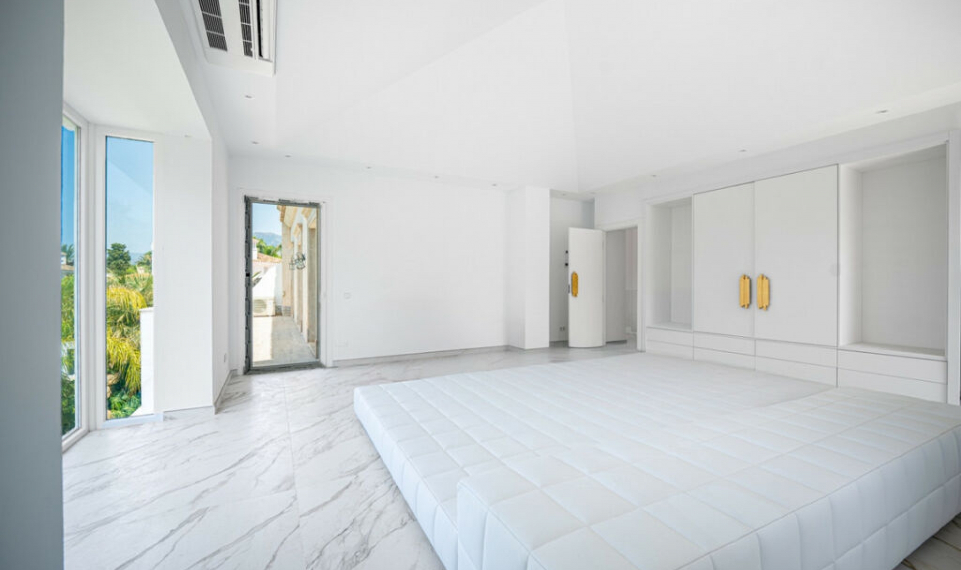 Resale - House -
Marbella