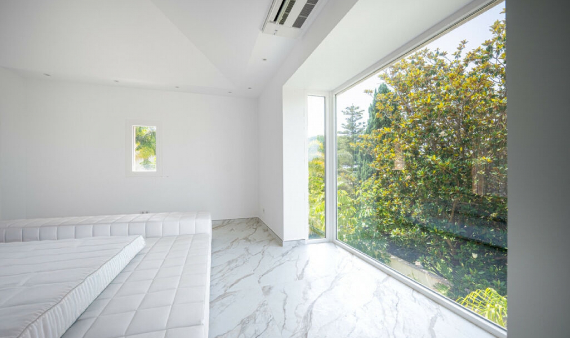 Resale - House -
Marbella