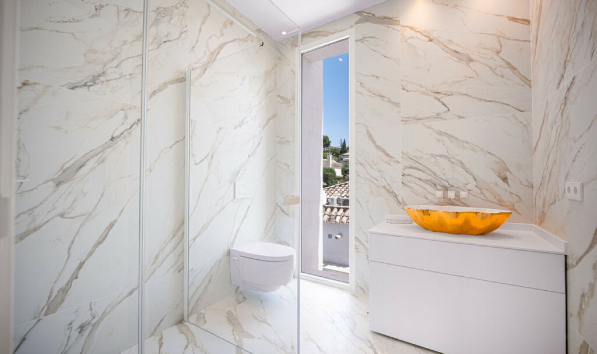 Resale - House -
Marbella