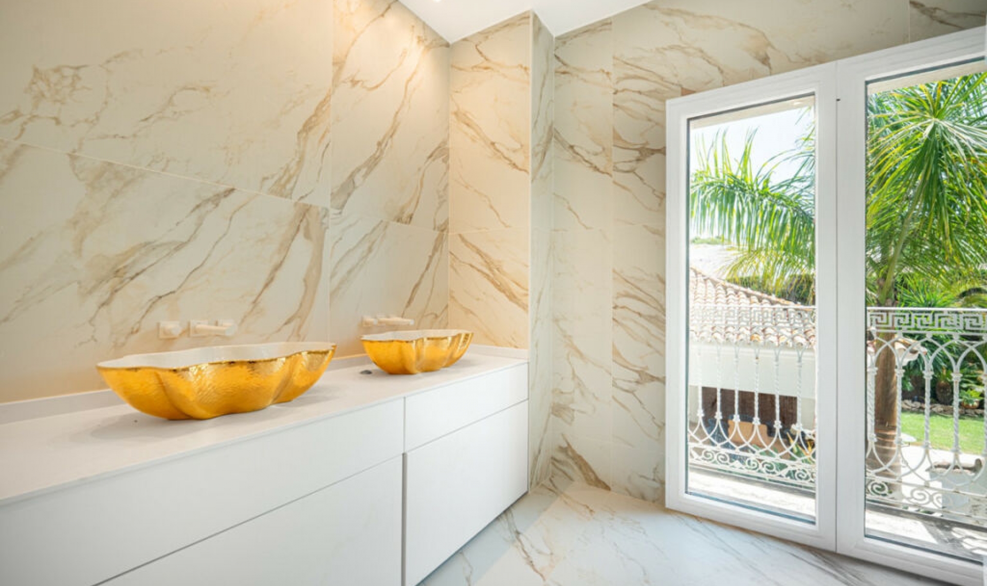 Resale - House -
Marbella