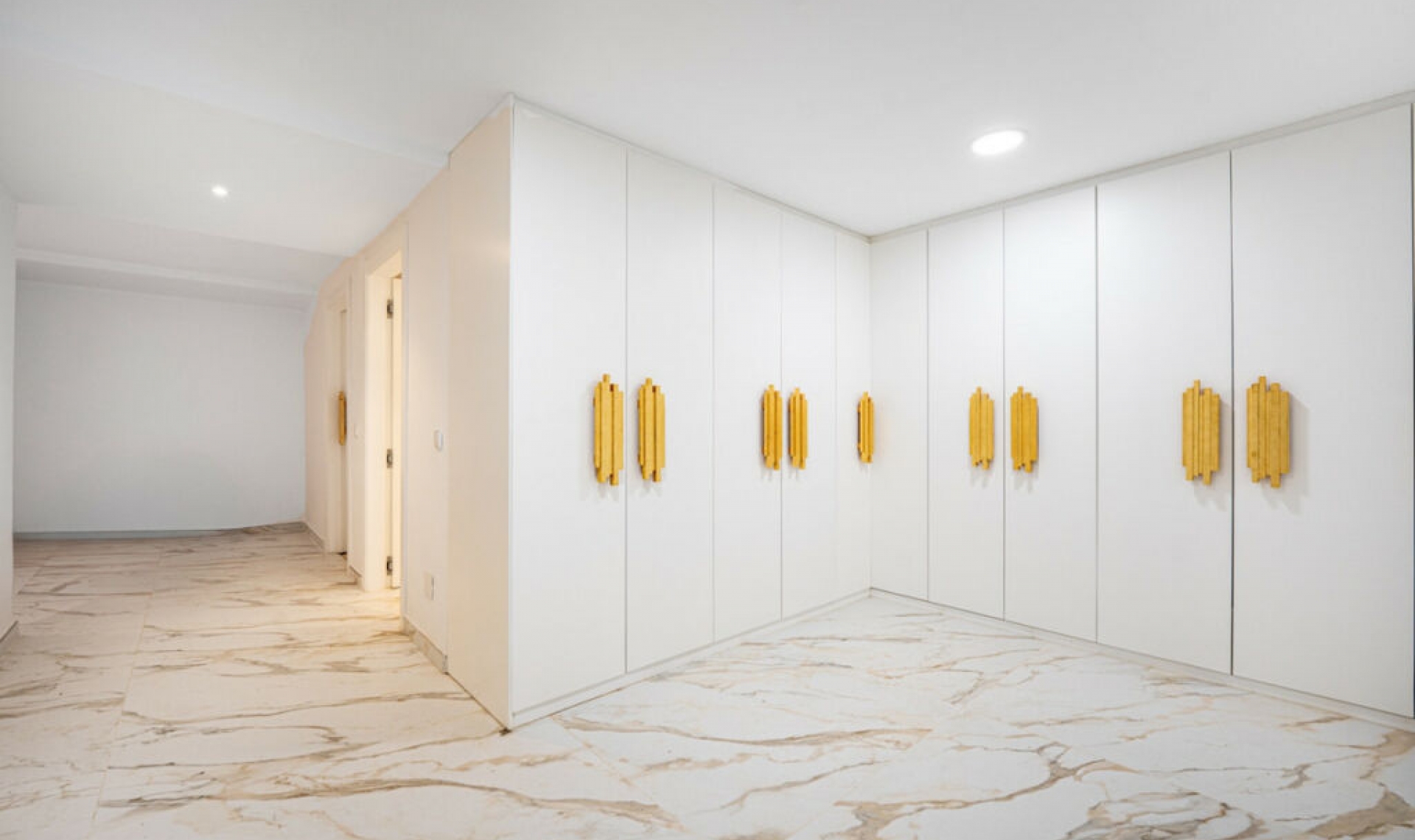 Resale - House -
Marbella