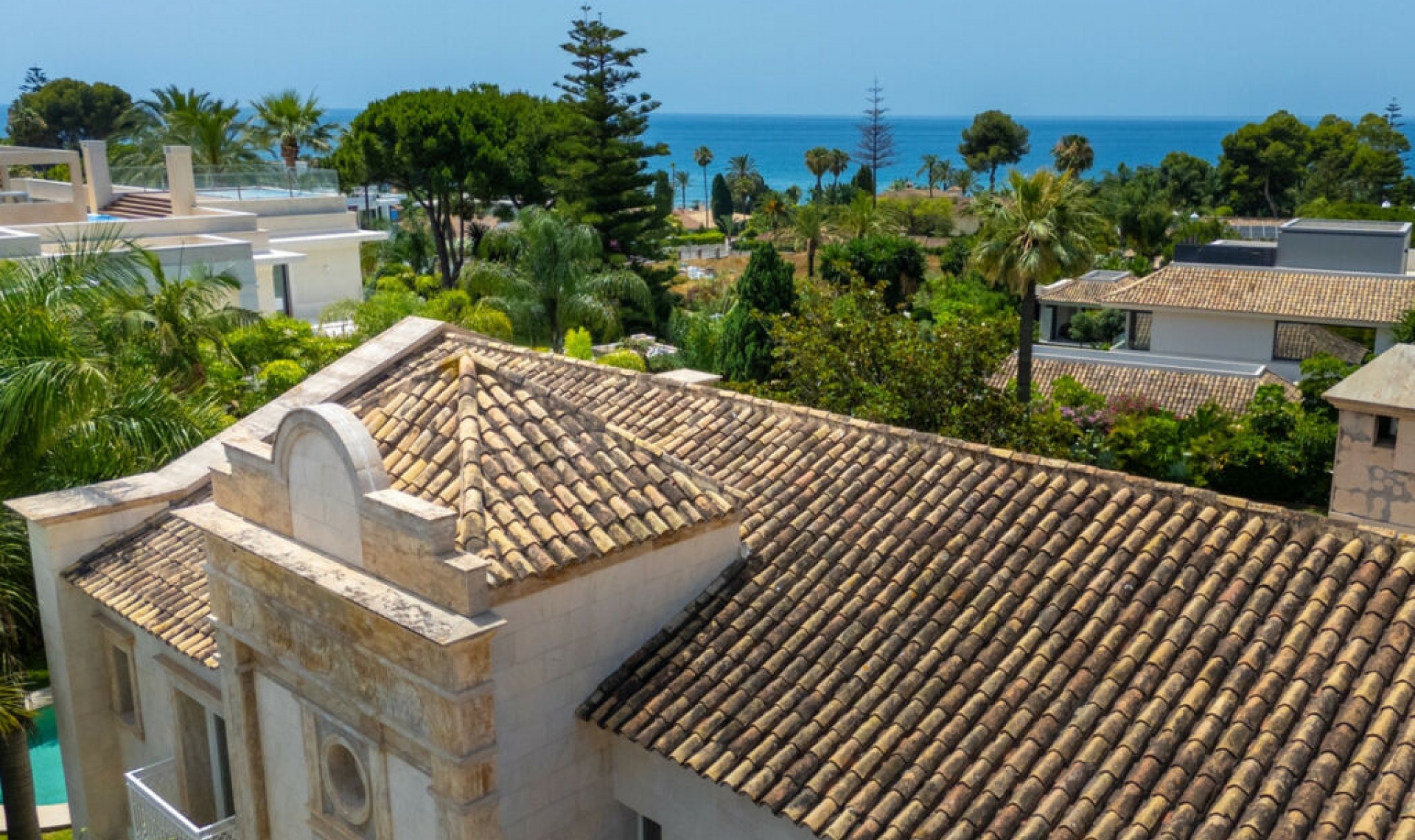 Resale - House -
Marbella