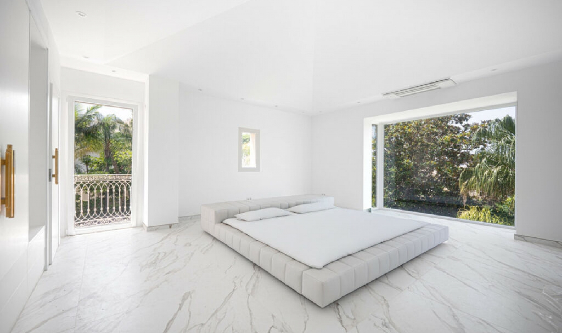 Resale - House -
Marbella