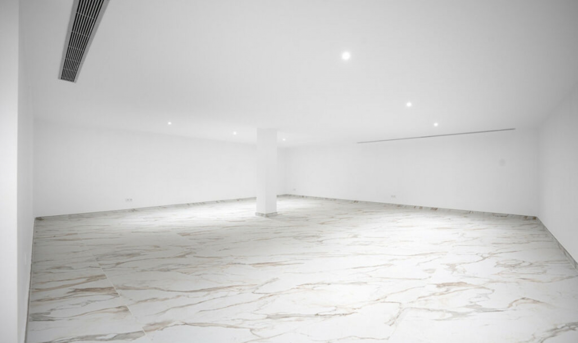 Resale - House -
Marbella