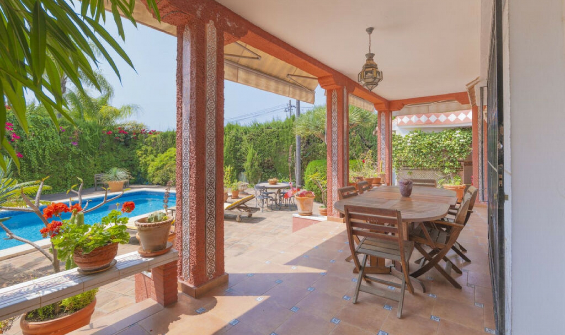 Resale - House -
Marbella