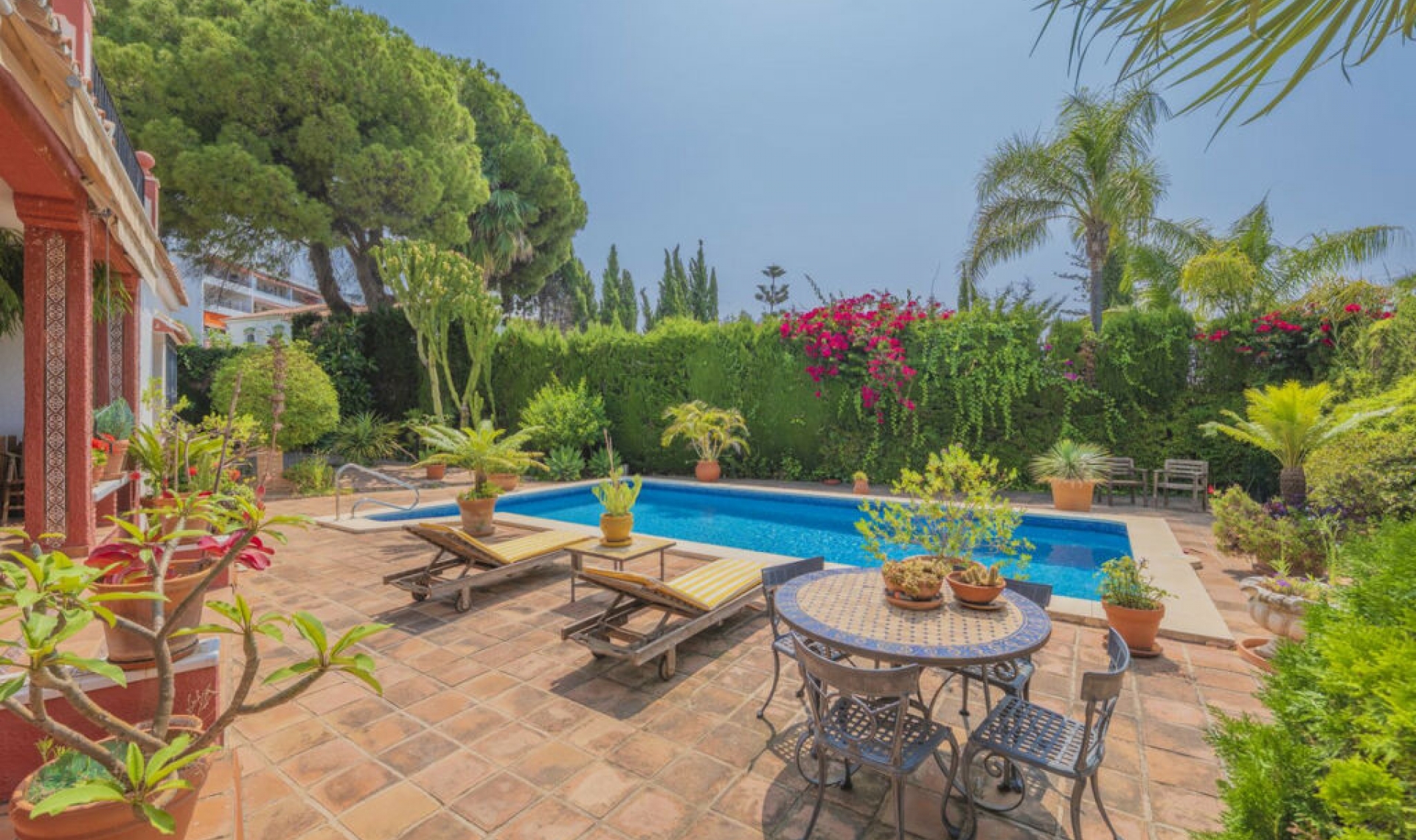 Resale - House -
Marbella