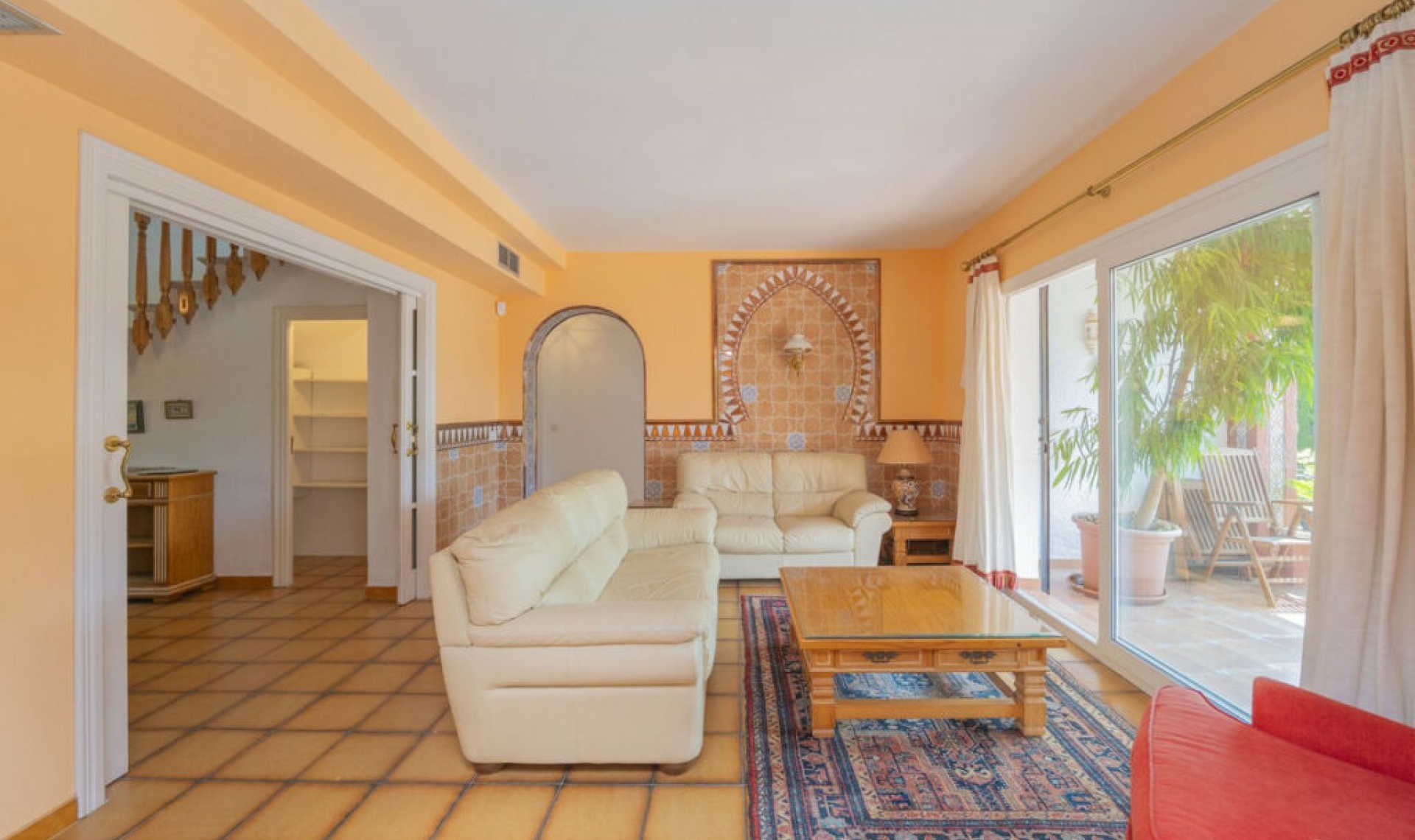 Resale - House -
Marbella