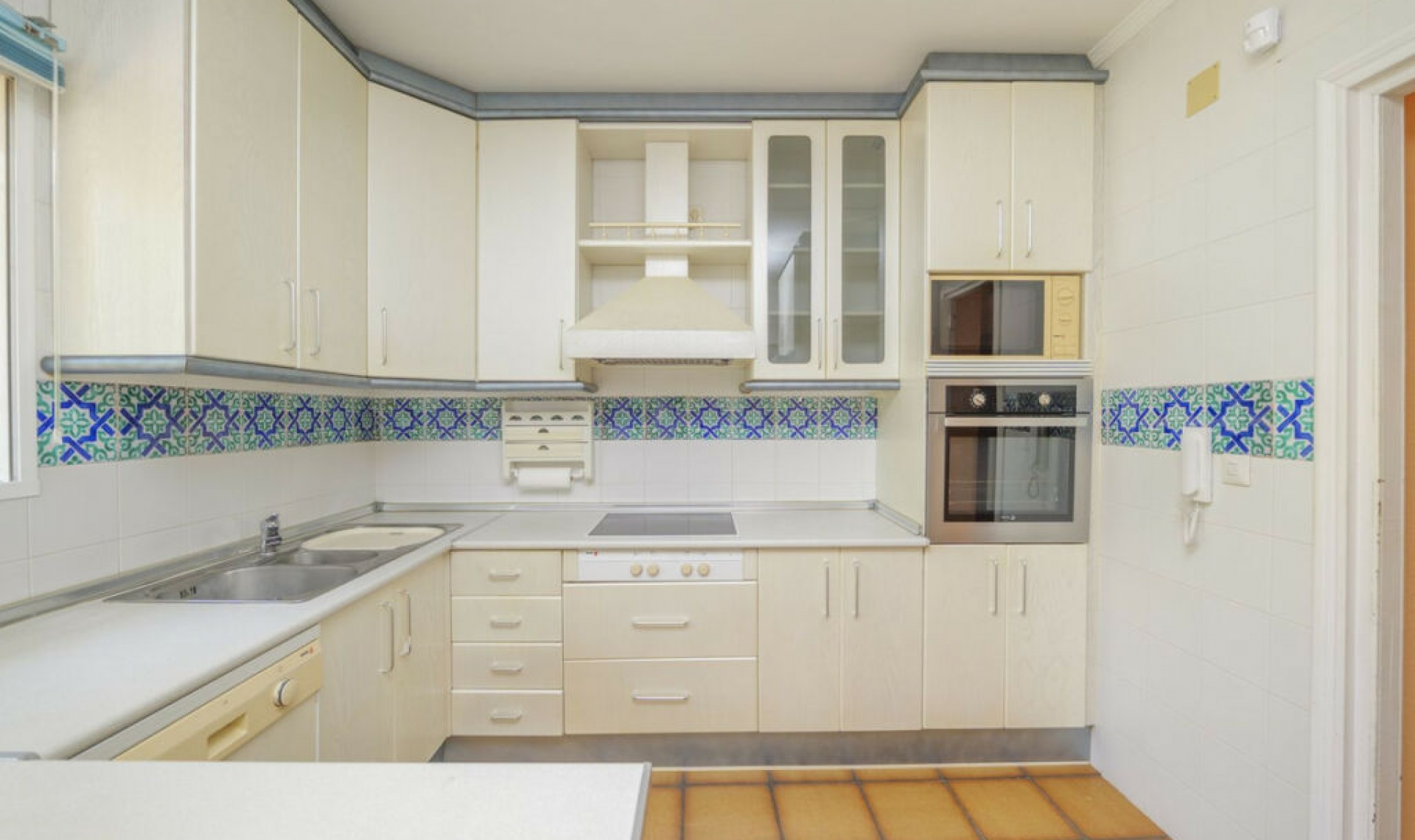 Resale - House -
Marbella