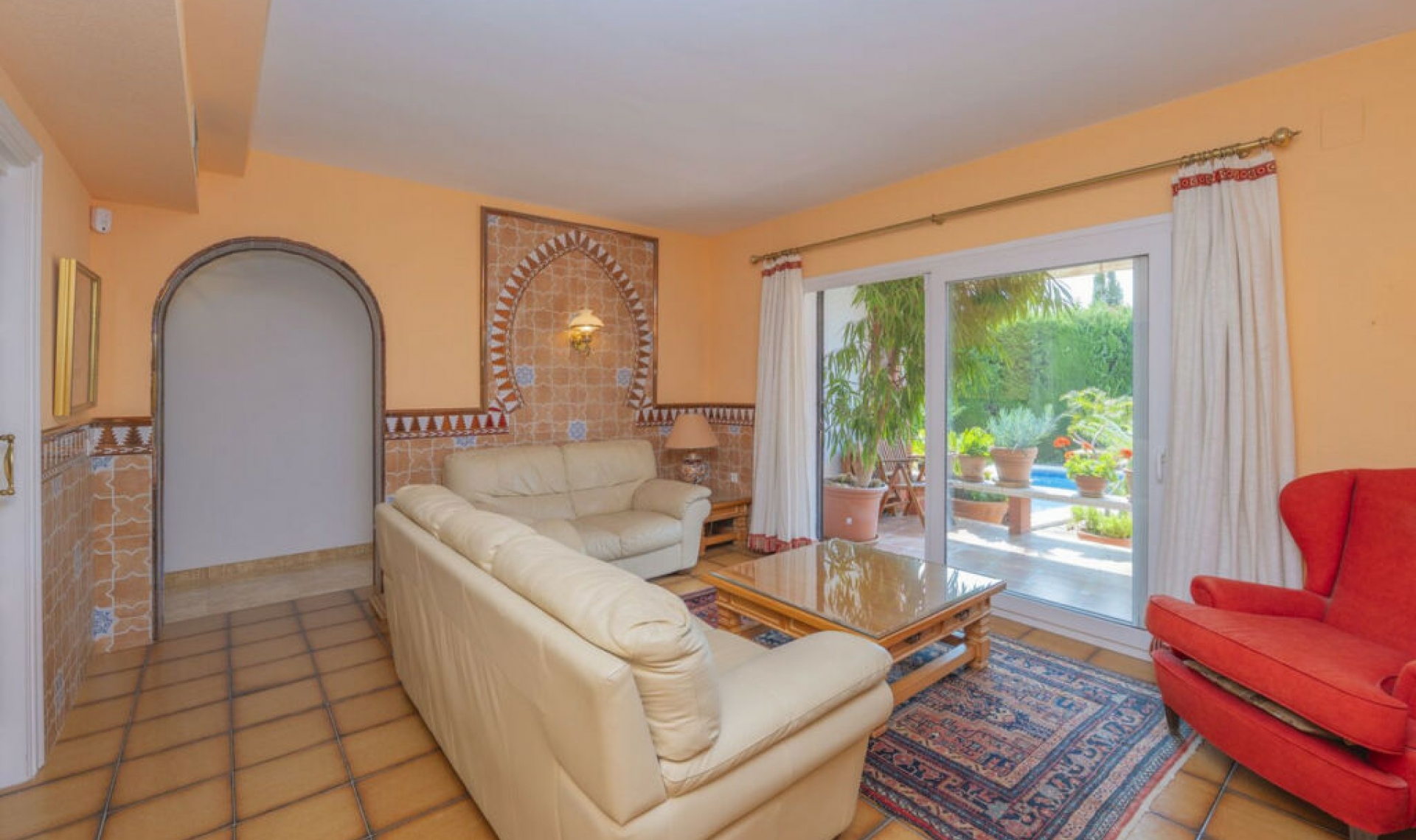 Resale - House -
Marbella