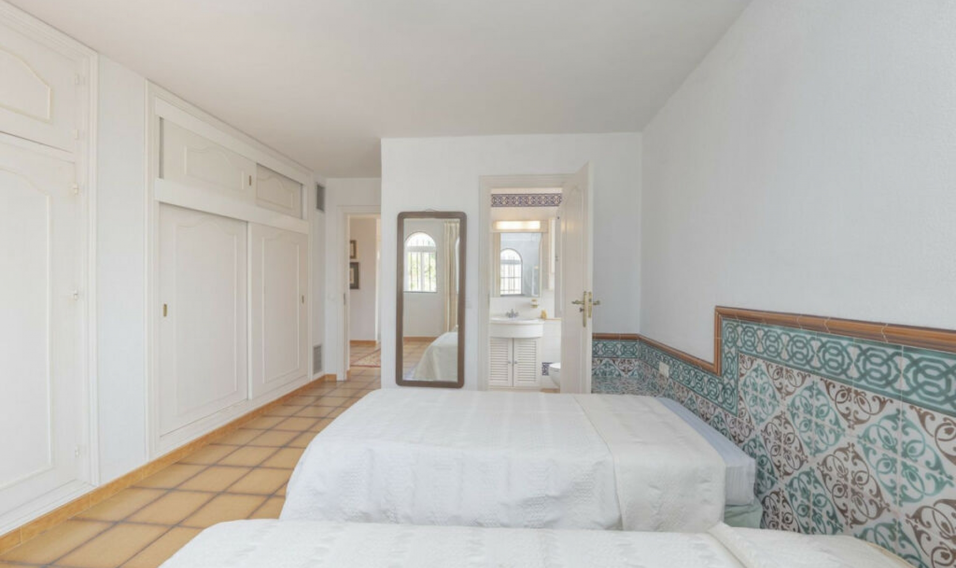 Resale - House -
Marbella