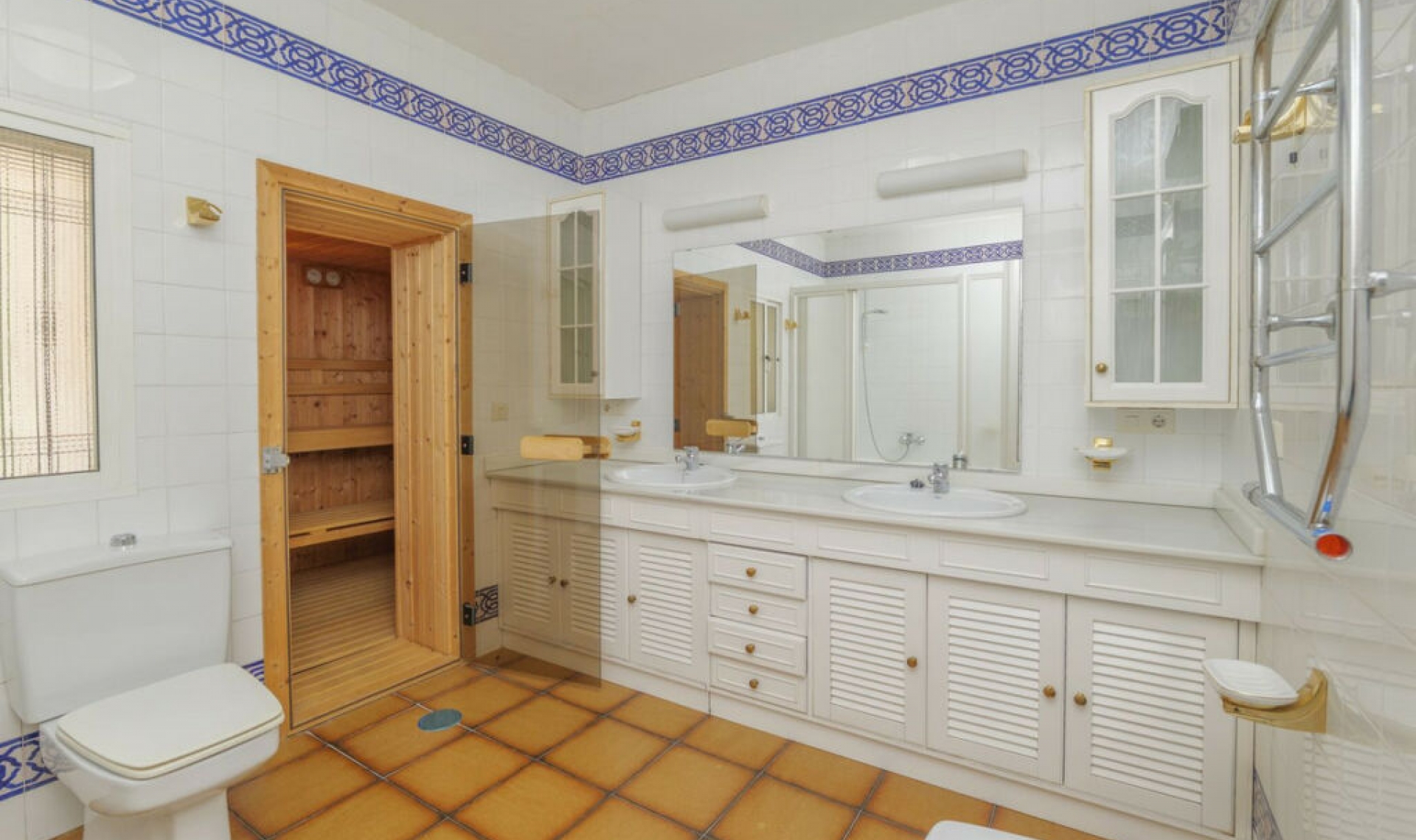 Resale - House -
Marbella