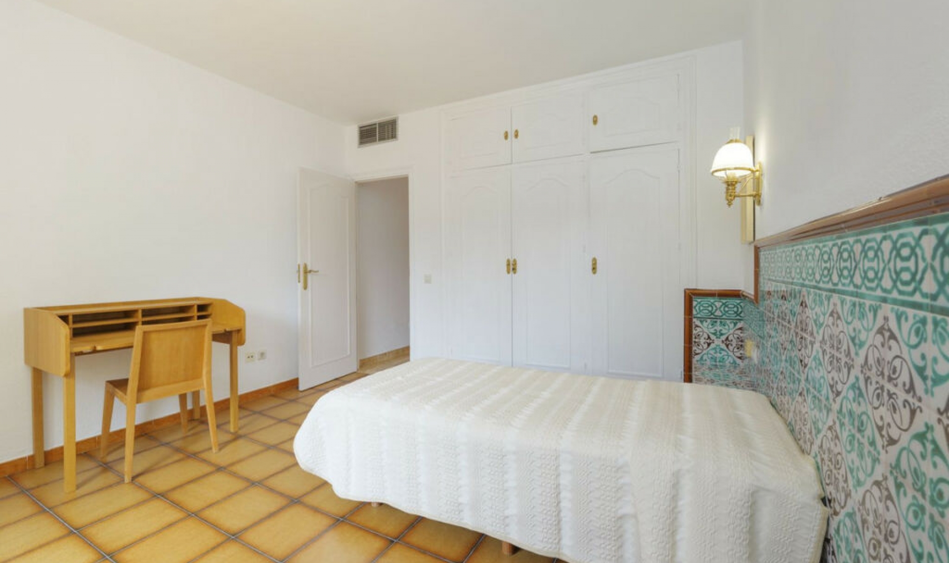 Resale - House -
Marbella