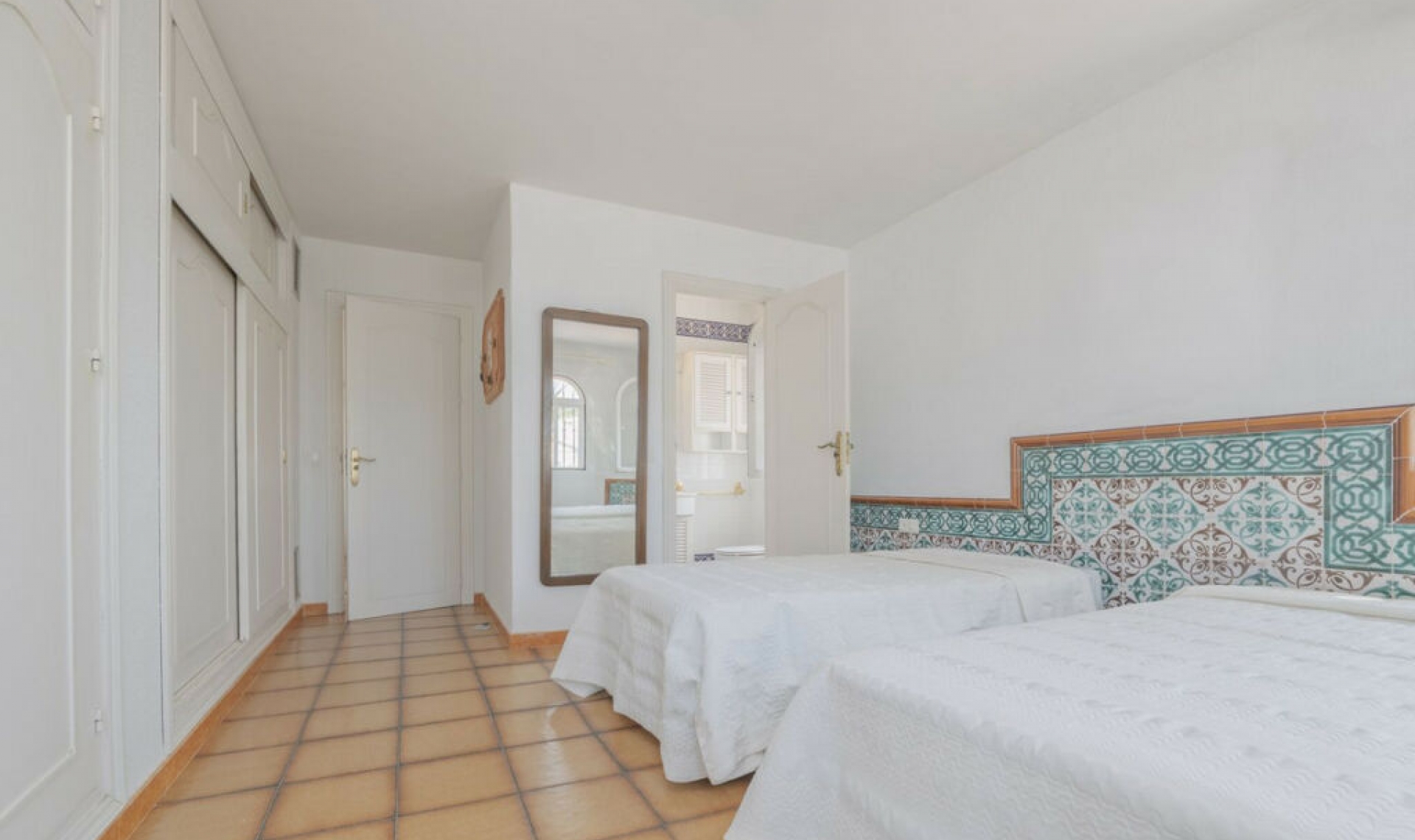 Resale - House -
Marbella