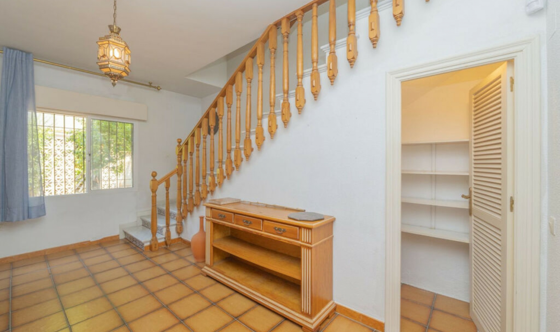 Resale - House -
Marbella