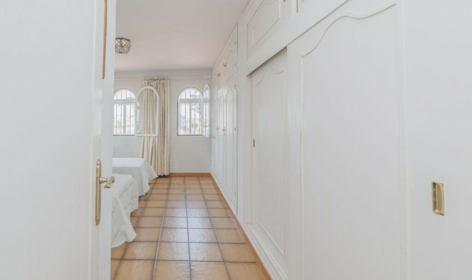 Resale - House -
Marbella