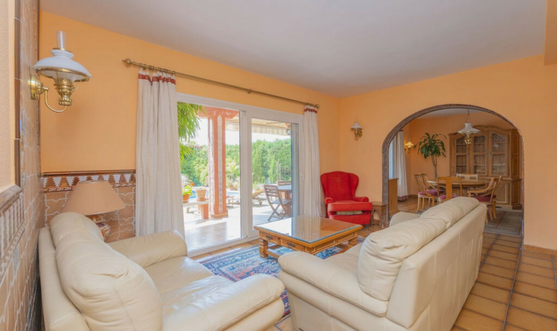 Resale - House -
Marbella