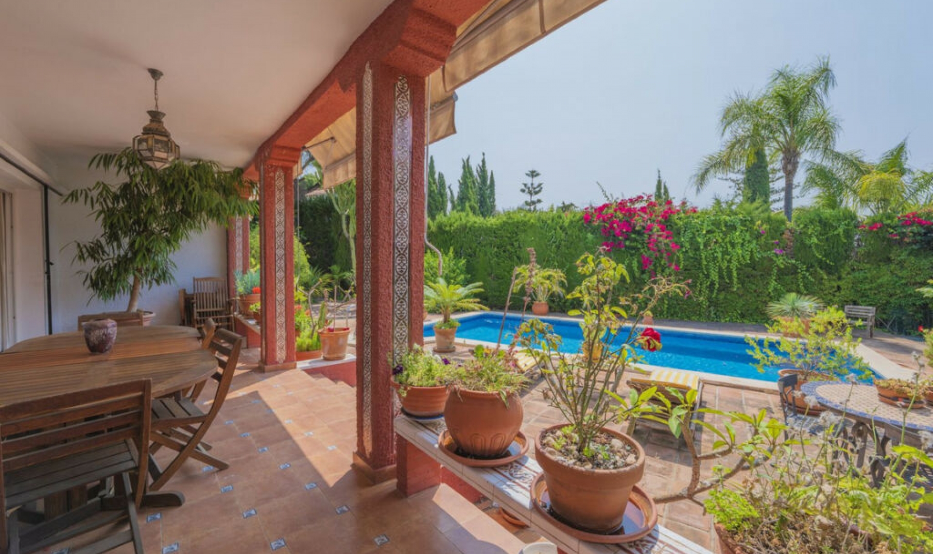 Resale - House -
Marbella