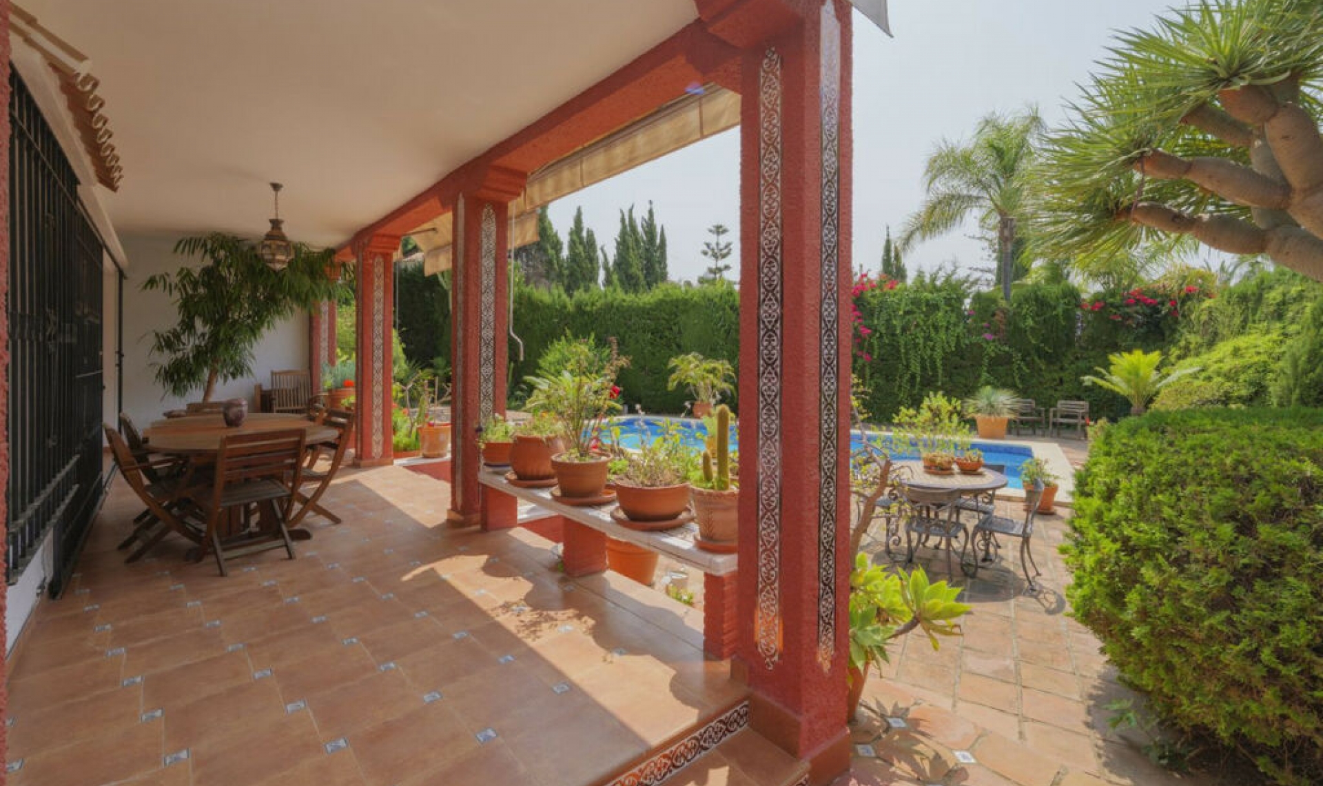 Resale - House -
Marbella