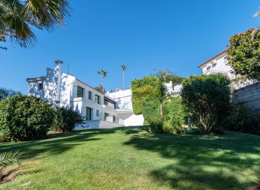 Resale - House -
Marbella