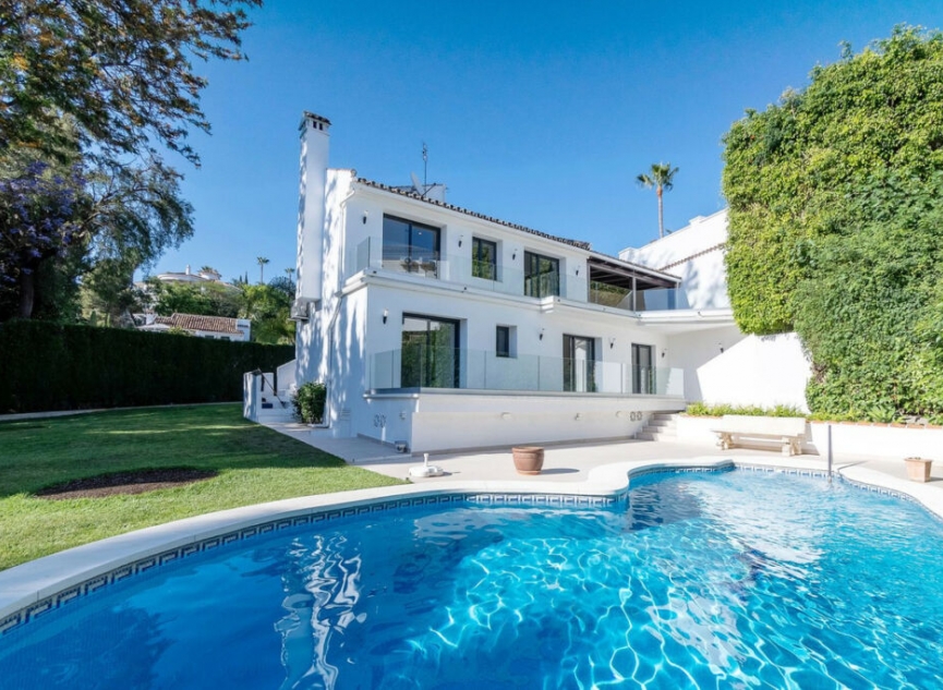 Resale - House -
Marbella