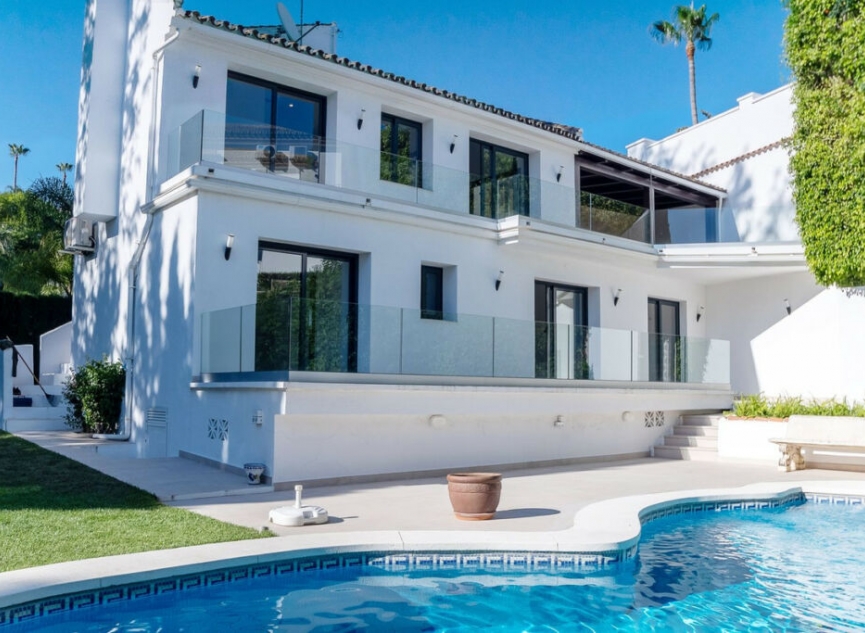 Resale - House -
Marbella