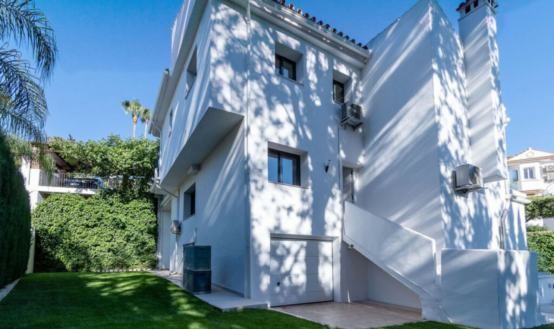Resale - House -
Marbella