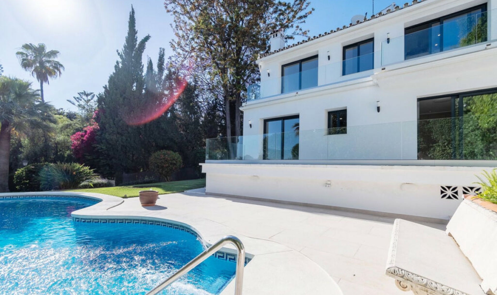 Resale - House -
Marbella