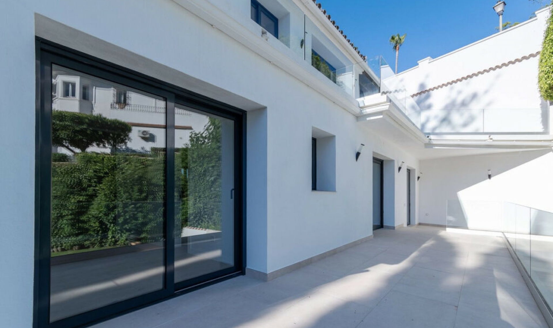 Resale - House -
Marbella