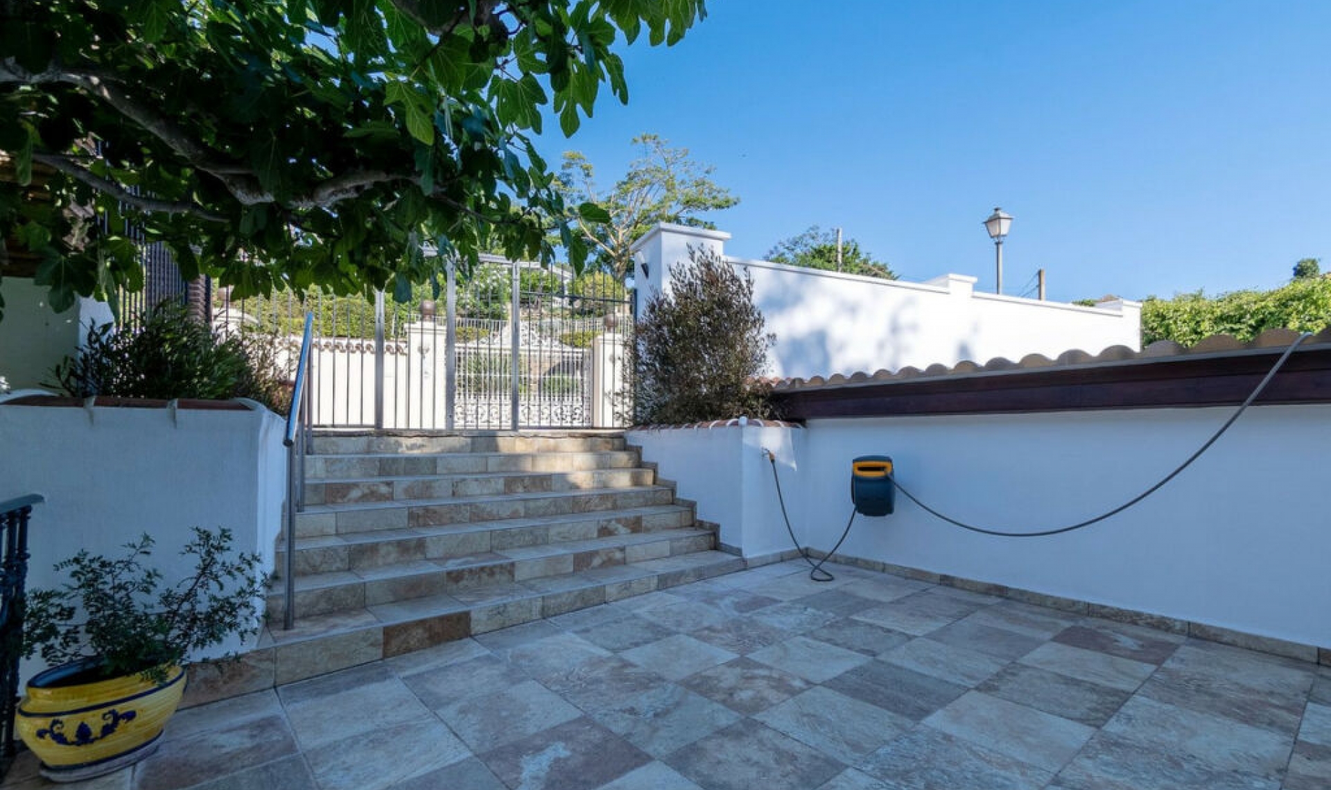 Resale - House -
Marbella
