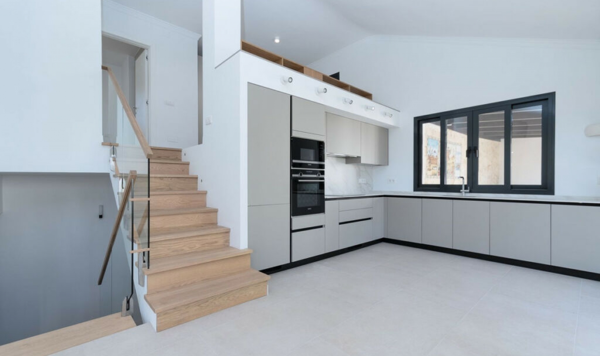 Resale - House -
Marbella