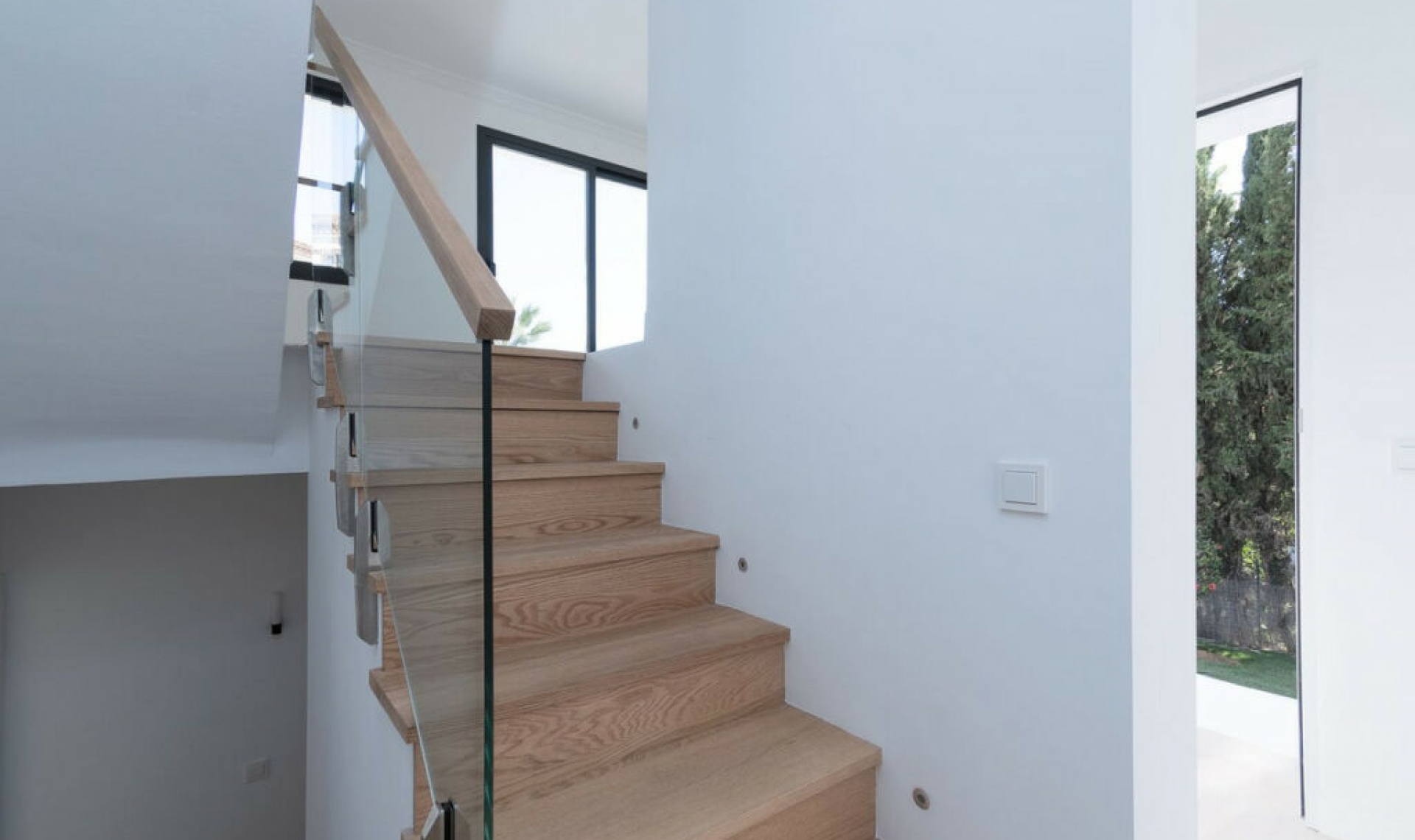 Resale - House -
Marbella