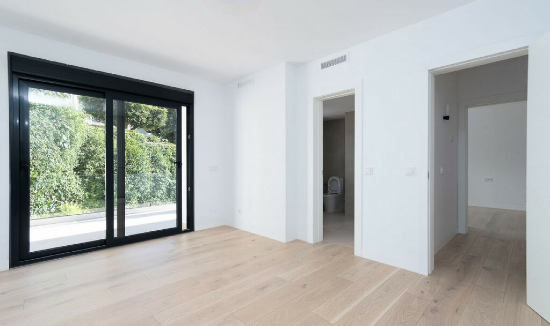 Resale - House -
Marbella