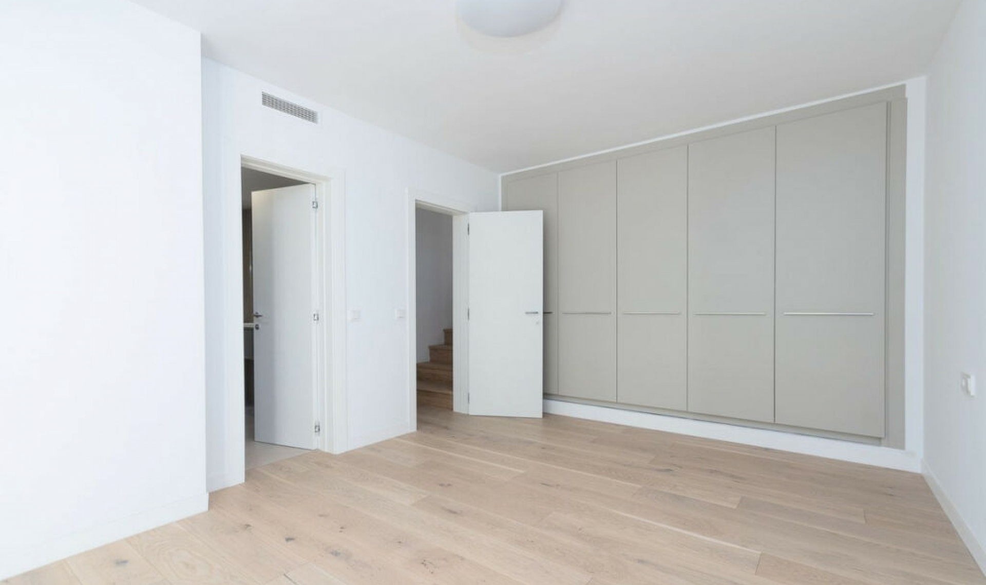 Resale - House -
Marbella