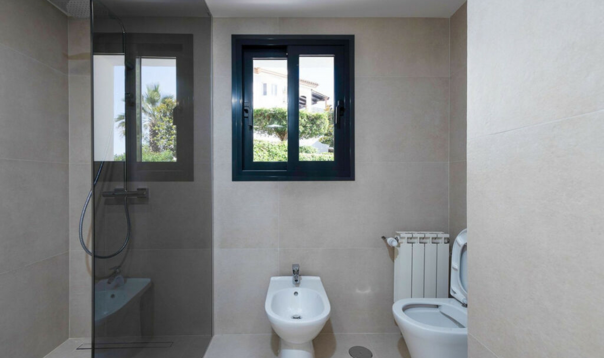 Resale - House -
Marbella